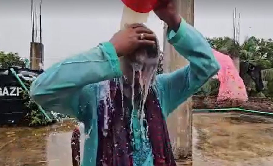 দুধ দিয়ে গোসল করে আওয়ামী লীগ ছাড়লেন ইউপি চেয়ারম্যান