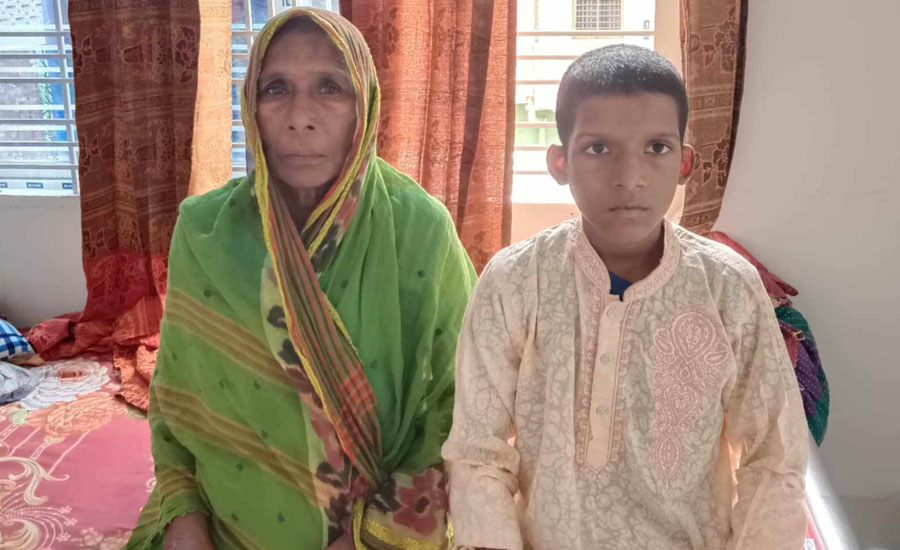 মহানুভবতার পরিচয় দিলেন গোমস্তাপুরের ইউ এন ও
