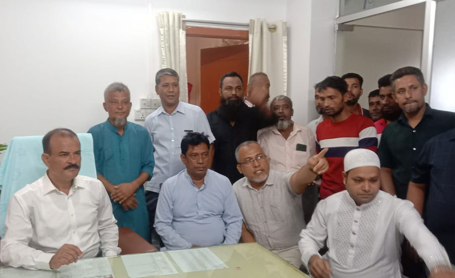 রূপগঞ্জে আওয়ামীলীগ সমর্থিত মেয়রকে শেল্টার দিয়ে বিএনপি নেতাদের এলাকায় মহড়া