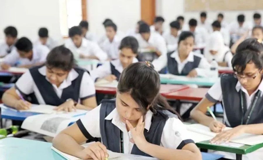 এইচএসসি পরীক্ষা আরও পেছাবে, প্রশ্ন অর্ধেক নম্বরে   