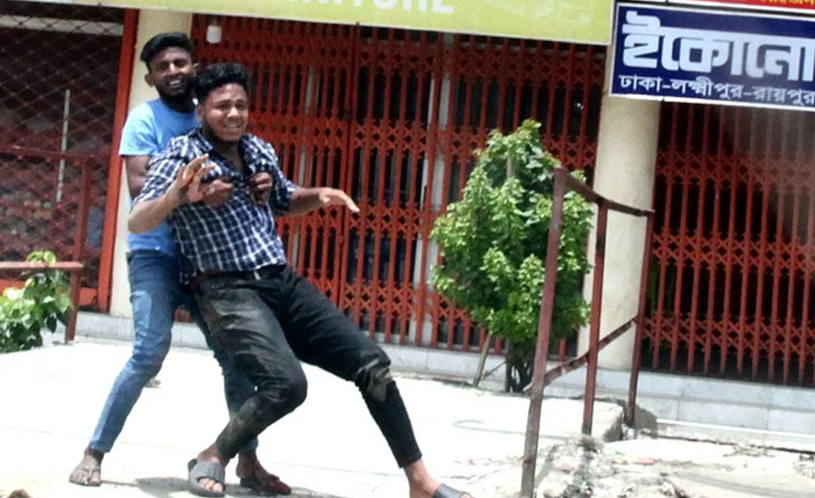 পুলিশের গুলিতে প্রাণ হারান পুলিশ কর্মকর্তার ছেলে