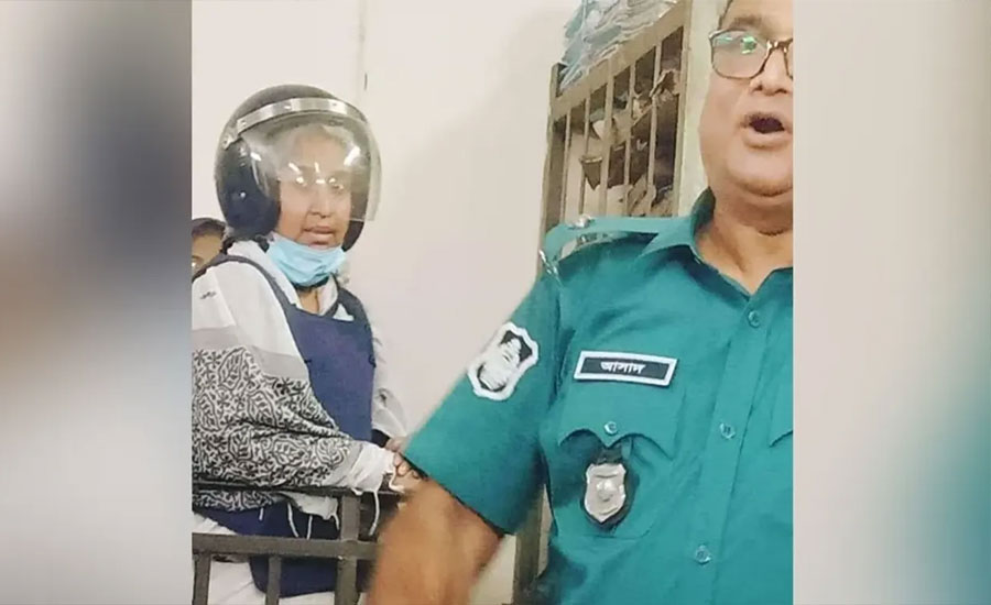 আদালতে নেওয়ার পর ফুঁপিয়ে ফুঁপিয়ে কাঁদলেন দীপু মনি