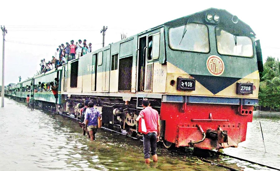 চট্টগ্রাম থেকে ট্রেন চলাচল বন্ধ ঘোষণা