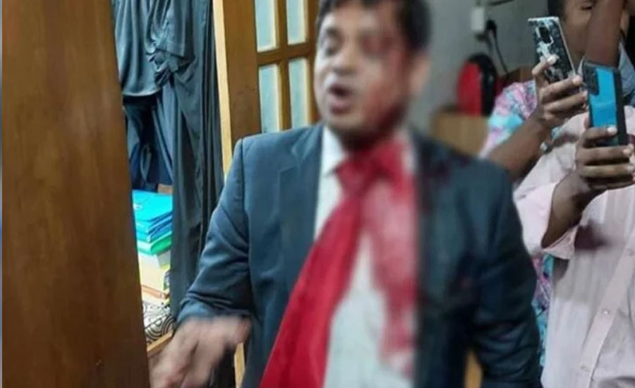 সুপ্রিম কোর্টে আইনজীবীর ছুরিকাঘাতে আরেক আইনজীবী আহত