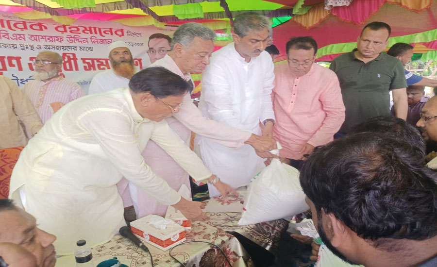 কমলনগরে বিএনপির ত্রান বিতরন ও সুধী সমাবেশ। 