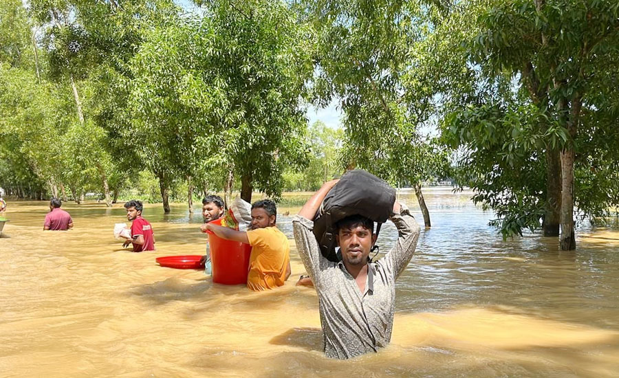 ‘উড়ন্ত নদীর’ কারণে বিশ্বজুড়ে আকস্মিক বন্যা-ভূমিধস  