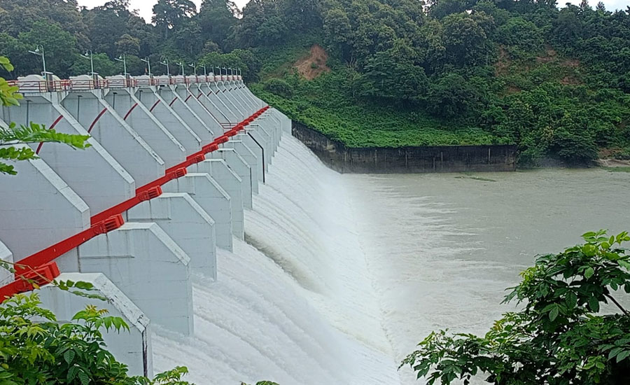 খুলে দেওয়া হলো কাপ্তাই পানি বিদ্যুৎ কেন্দ্রের ১৬ টি জলকপাট : প্রতি সেকেন্ডে ৯  হাজার কিউসেক পানি নিষ্কাশন