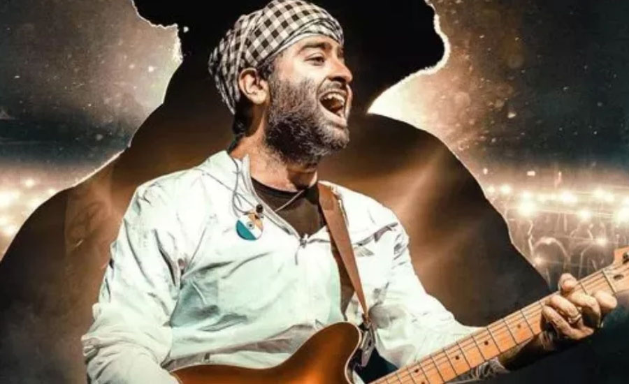 হঠাৎ বিদায় নিলেন অরিজিৎ সিং!