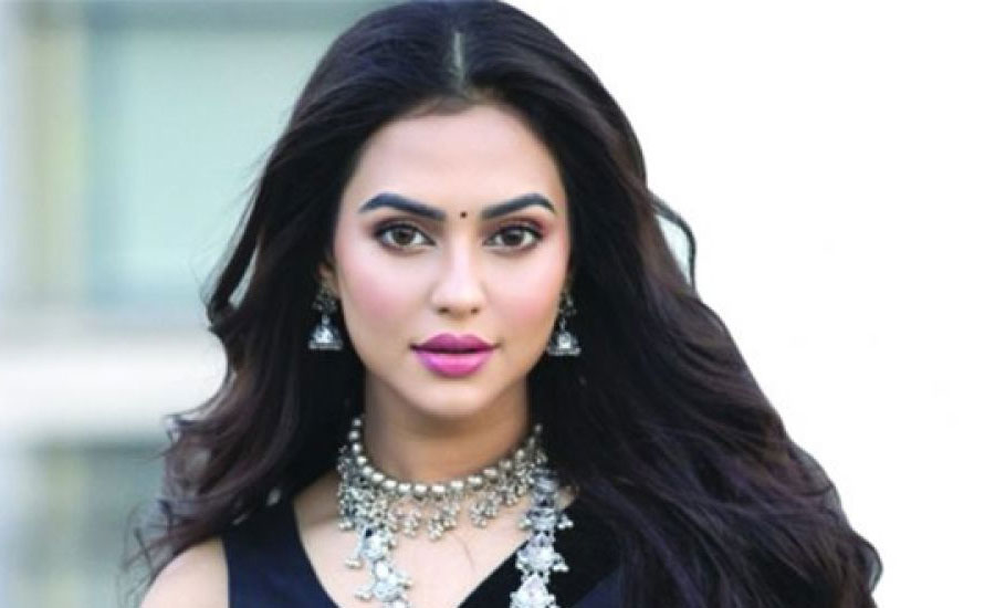 পর্দার হাসিনা কোথায় আছেন
