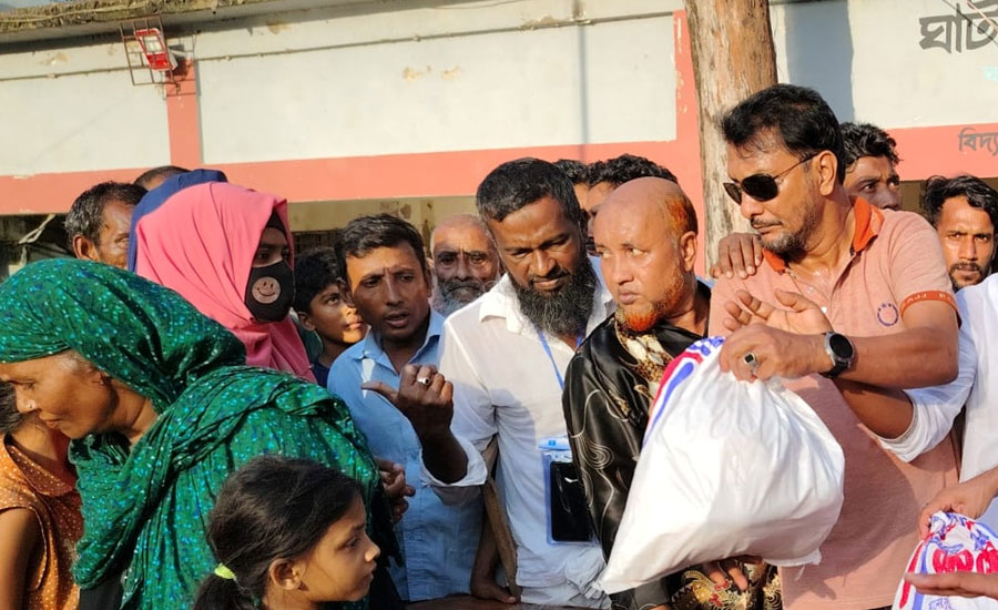 নোয়াখালীতে জেলা যুবদলের আয়োজনে বন্যার্তদের মাঝে ত্রান সামগ্রী বিতরণ
