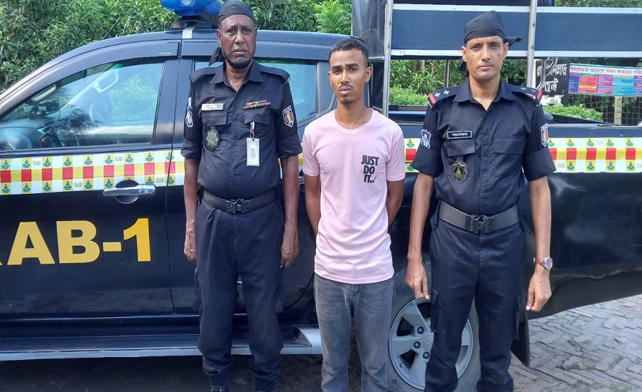 পারিবারিক কলহের জেরে স্ত্রীকে হত্যা : পলাতক স্বামী গ্রেপ্তার