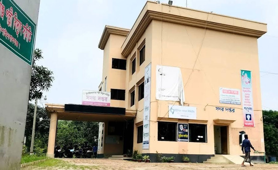 চাঁপাইনবাবগঞ্জে ঘন ঘন লোডসেটিং অতিষ্ঠ জনজীবন