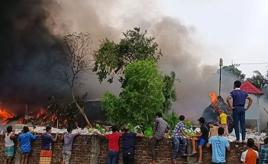 কাশিমপুরে বেক্সিমকো গ্রুপের বিগবস কারখানায় আগুন