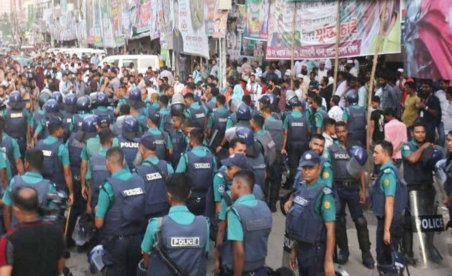 বিতর্কিত প্রায় আট শ পুলিশ সদস্য পলাতক