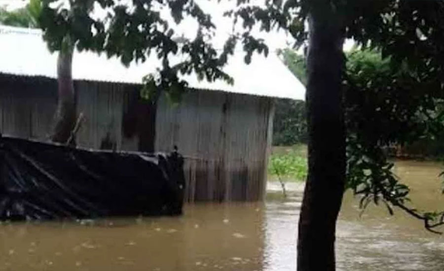 উখিয়ায় শতাধিক গ্রাম প্লাবিত, ৩০ হাজার মানুষ পানিবন্দি 