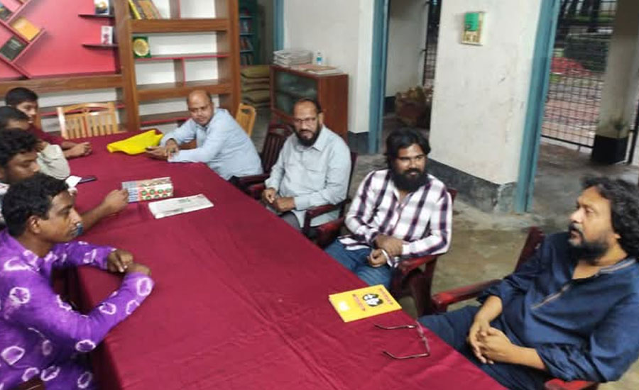 কুড়িগ্রামে সাহিত্য আড্ডায় সমকালের উপ সম্পাদক ও কালের খেয়ার বিভাগীয় সম্পাদকের মতবিনিময় অনুষ্ঠিত 