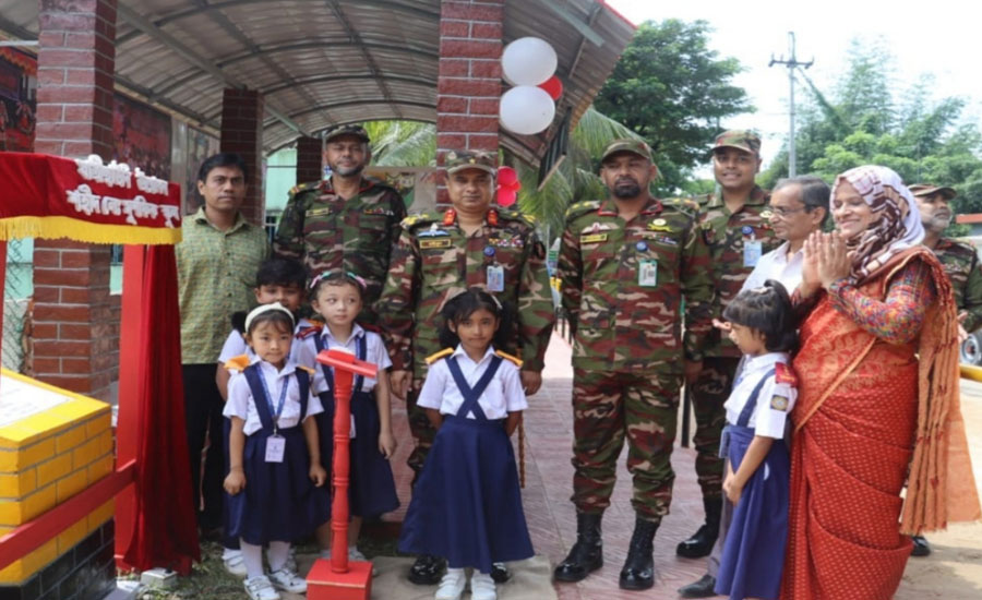 গুইমারা শহীদ লেফটেন্যান্ট মুশফিক উচ্চ বিদ্যালয়ের যাত্রী ছাউনির উদ্বোধন ও বৃক্ষরোপণ
