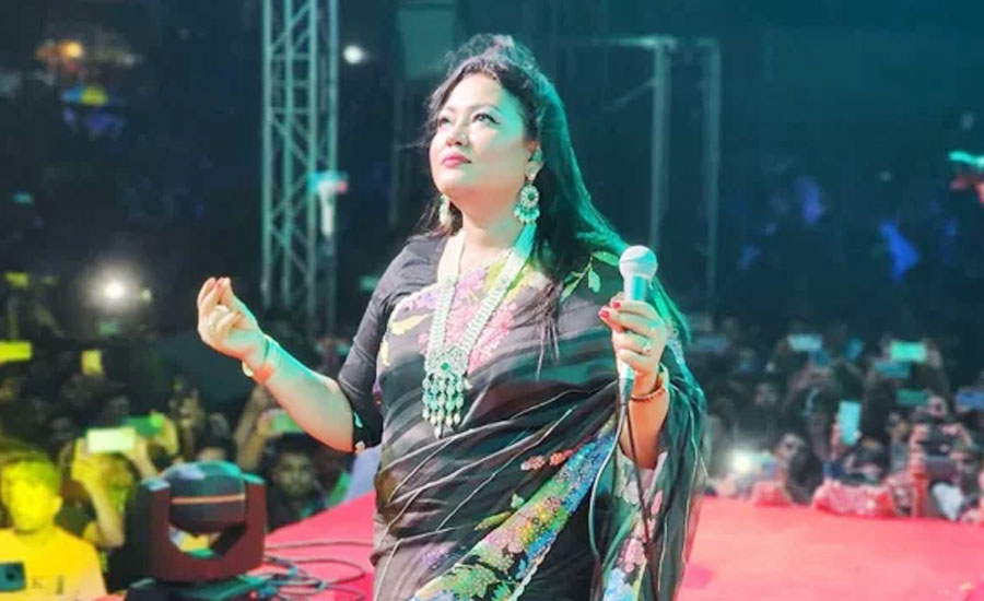 গান শোনালেন ‘আত্মগোপনে’ থাকা মমতাজ