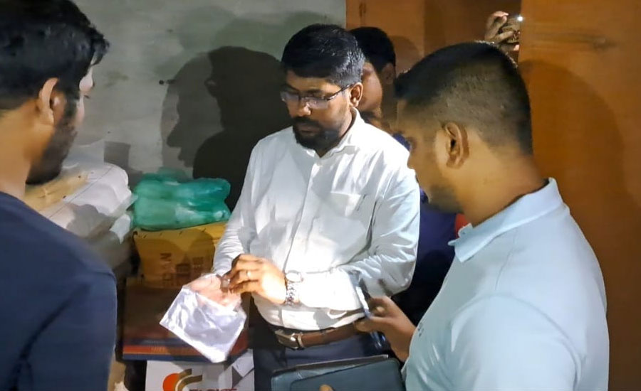 ঘাটাইলে নিষিদ্ধ পলিথিন জব্দ, এক লক্ষ টাকা জরিমানা