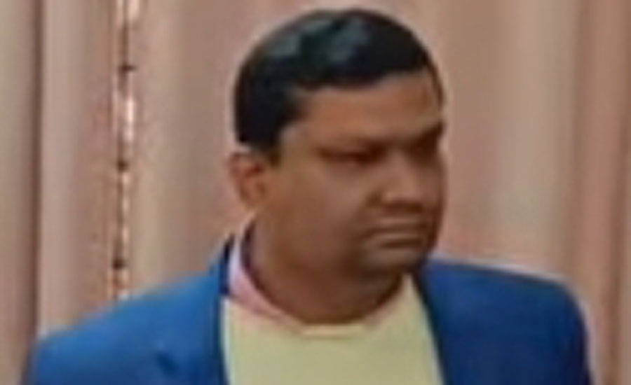 বাগমারায় মুরগি বাবু আটক 