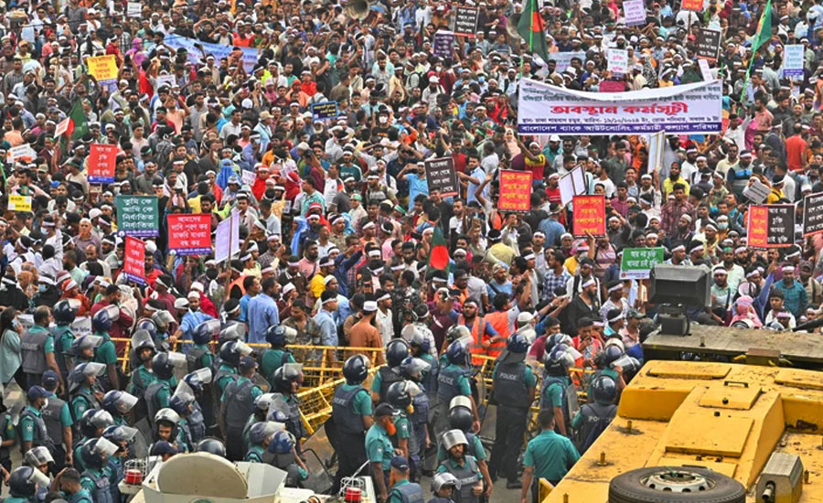 ৭ ঘণ্টা পর শাহবাগ ছাড়লেন অবরোধকারীরা