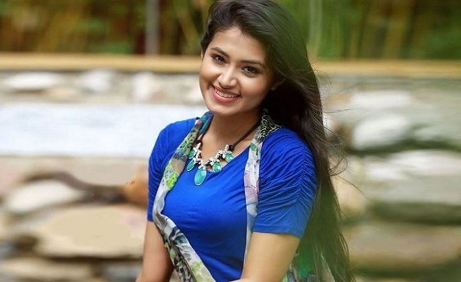 ইংলিশ গান গেয়ে ট্রলের শিকার ফারিণ