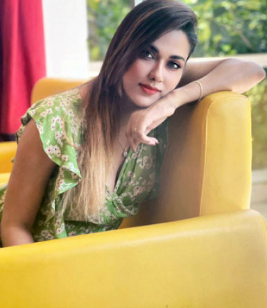 প্রকাশ্যে ববির আবেদনময়ী ছবি