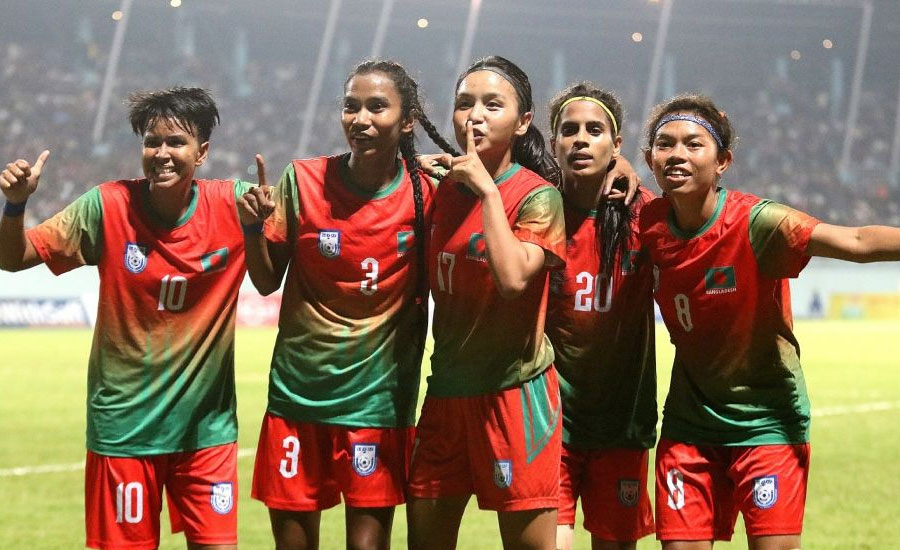 টানা দ্বিতীয়বার সাফ চ্যাম্পিয়ন বাংলাদেশ