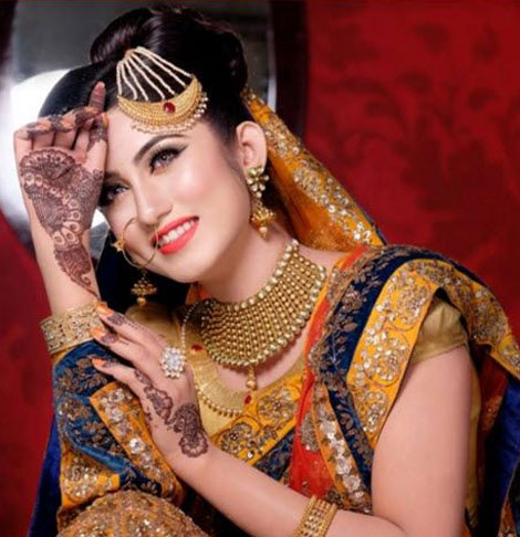 মৌসুমের আগেই বউ সাজে সাফা কবির