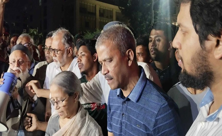 উপদেষ্টাদের আশ্বাসে হাসপাতালে ফিরলেন আহতরা