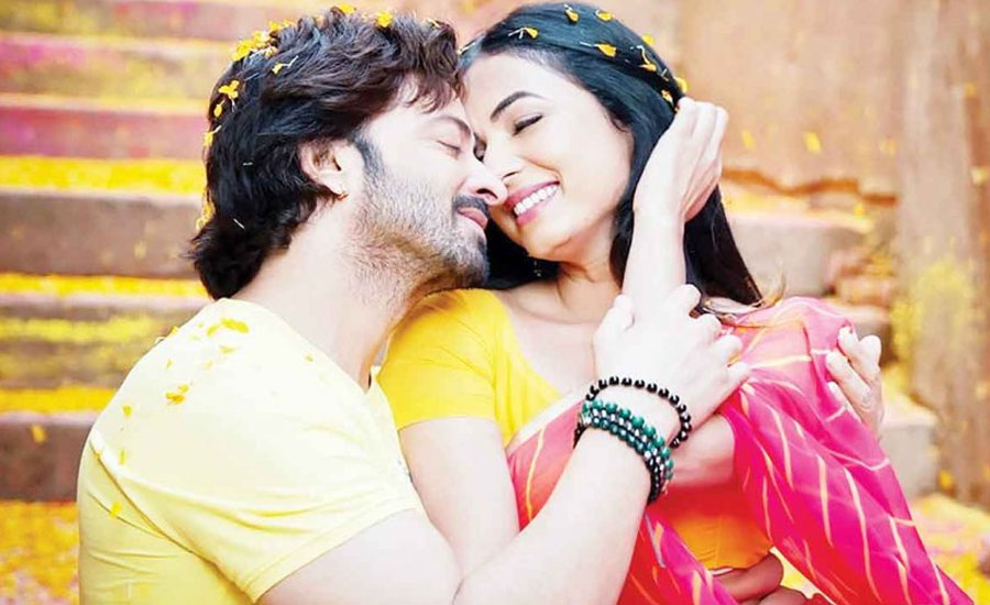 দরদ: দরদহীন নির্মাণের এক প্রশ্নবিদ্ধ ছবি!