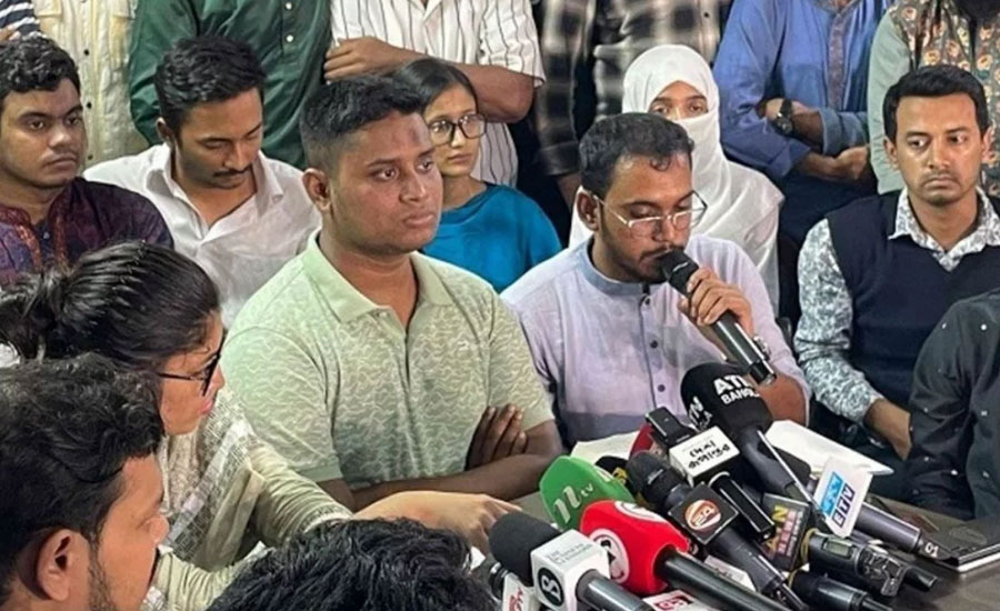 সব ছাত্রসংগঠনের সমন্বয়ে নতুন কর্মসূচি ঘোষণা করলেন হাসনাত