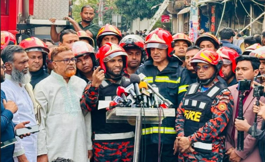 সাড়ে ৩ ঘণ্টা পর উত্তরার রেস্টুরেন্টের আগুন নিয়ন্ত্রণে