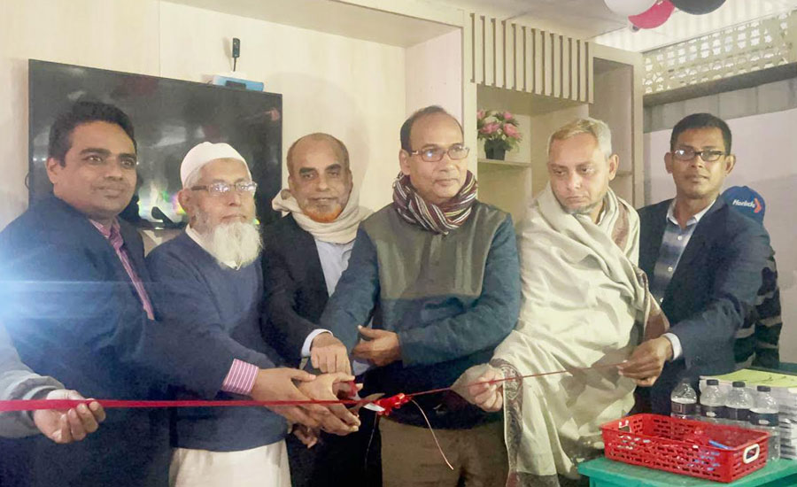 মনোহরগঞ্জে প্রযুক্তির বিকাশে কম্পিউটার ল্যাব ও দেয়ালিকা উদ্বোধন