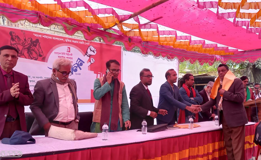উদীচী শিল্পীগোষ্টীর সভাপতি মোজাম্মেলপাঠান,সাধারণ সম্পাদক সিরাজুল ইসলাম 