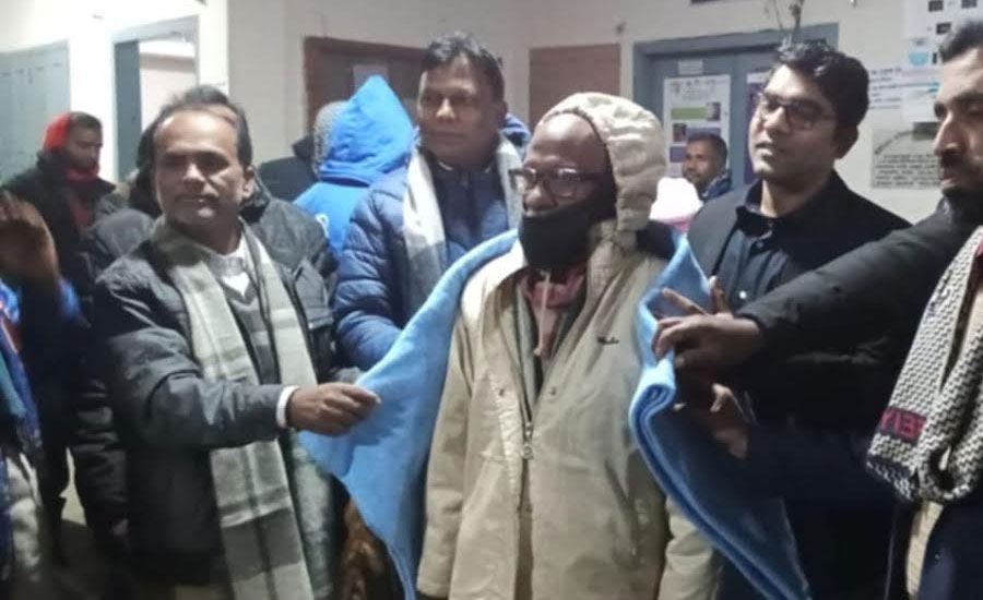 ঠাকুরগাঁওয়ে অসহায় শীতার্তদের পাশে ঠাকুরগাঁও সদর  ইউএনও 