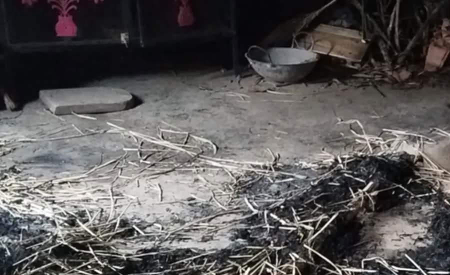 ভালুকায় জমিসংক্রান্ত বিষয়ে বসতঘরে আগুন