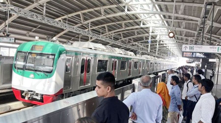 প্রায় ৩০ মিনিট বন্ধ ছিল মেট্রোরেল