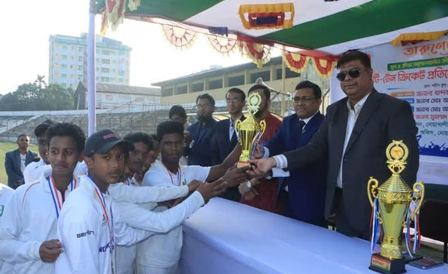 নোয়াখালীতে টি-টেন ক্রিকেট টুর্নামেন্ট প্রতিযোগিতা 