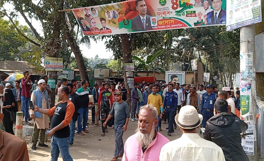 সরাইলে বিএনপির নতুন কমিটি নিয়ে উত্তেজনা, সভাপতি ১ঘন্টা অবরুদ্ধ