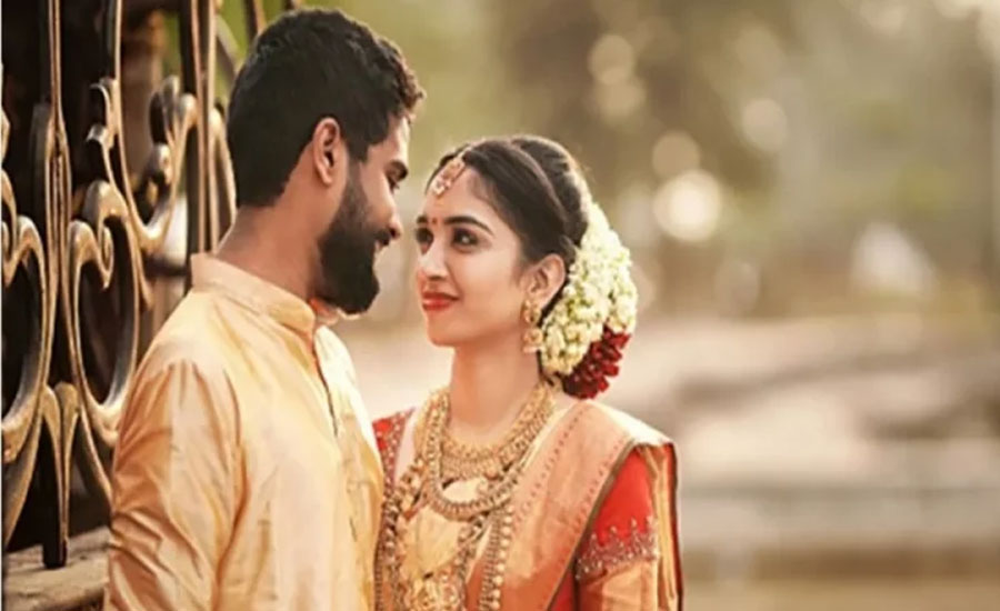 বউ বয়সে বড় হলে যেসব সুবিধা পাওয়া যায়