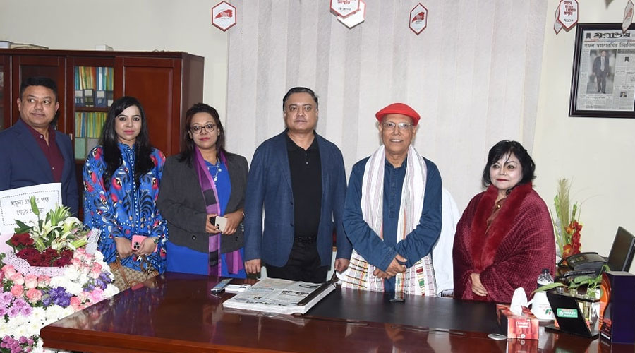 দৈনিক যুগান্তরের সম্পাদকের দায়িত্ব নিলেন কবি আবদুল হাই শিকদার
