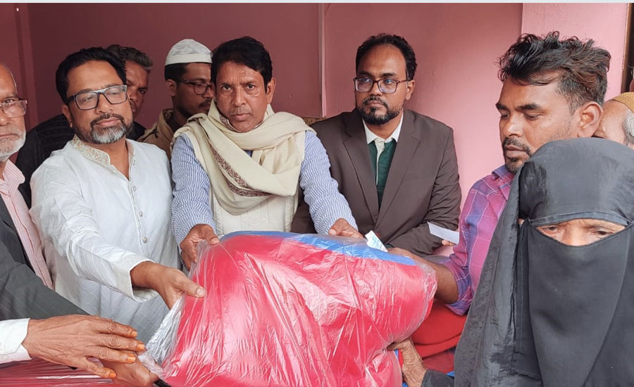 ভান্ডারিয়ায় তারেক রহমানের নির্দেশে দুস্থ ও শীতার্ত মানুষের মাঝে কম্বল বিতরণ