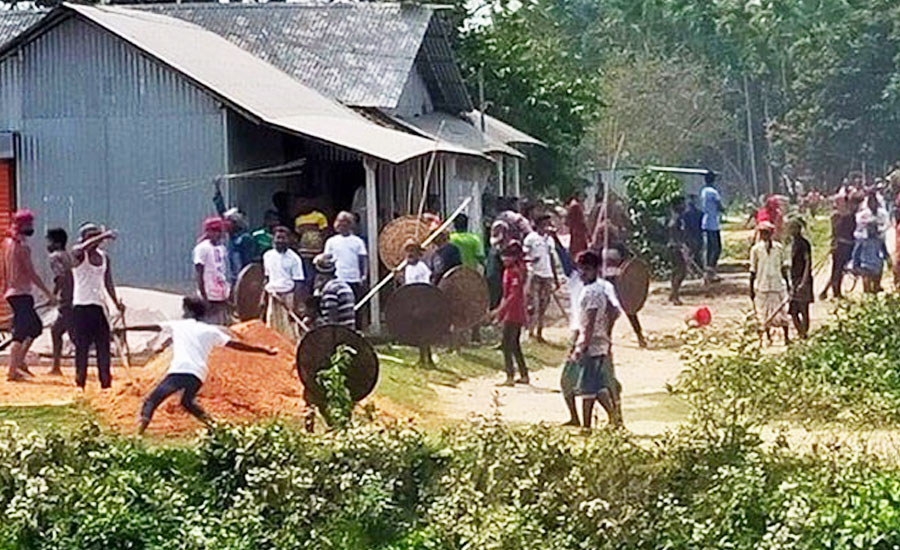 মাইকে ঘোষণা দিয়ে দুই পক্ষের সংঘর্ষ, ওসিসহ আহত ৫০