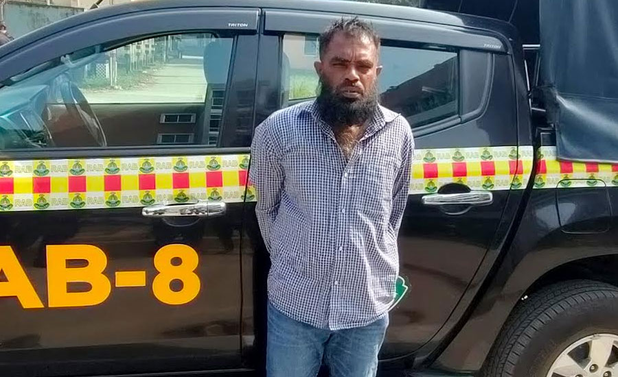 ভান্ডারিয়ায় বিকাশ ব্যবসায়ীকে কুপিয়ে টাকা ছিনতাইয়ের মূলহোতা আটক