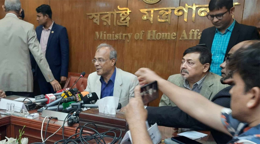 দেশে ৩৩ হাজার বিদেশি অবৈধভাবে বাস করছে