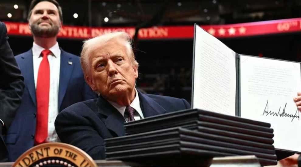 জন্মসূত্রে মার্কিন নাগরিকত্ব বাতিলের আদেশ স্থগিত