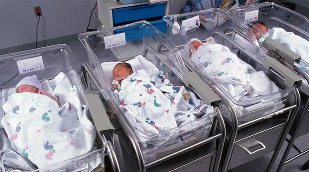 ভারতীয় নারীদের ৭ মাস না যেতেই যুক্তরাষ্ট্রে সন্তান প্রসবের হিড়িক যে কারনে