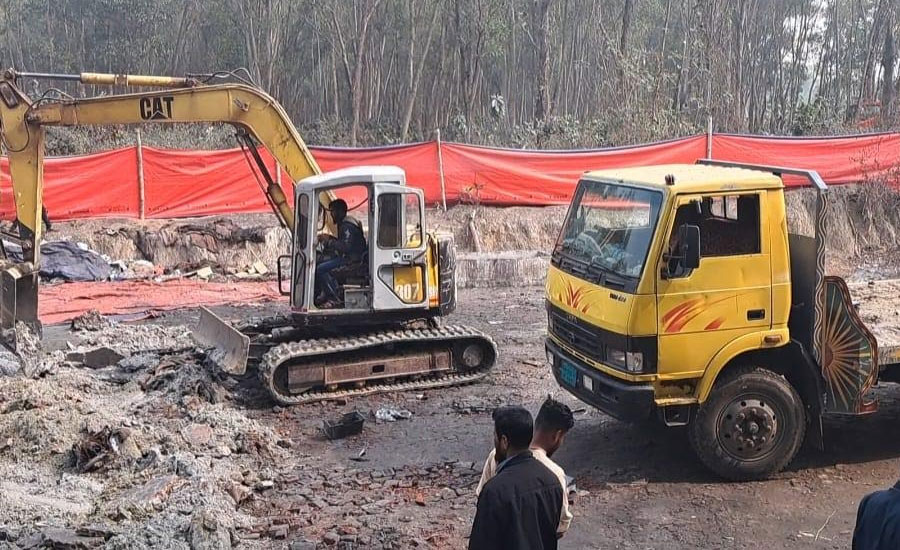 ঘাটাইলে সীসা তৈরির কারখানা ধ্বংস করে দিলো ভ্রাম্যমান আদালত