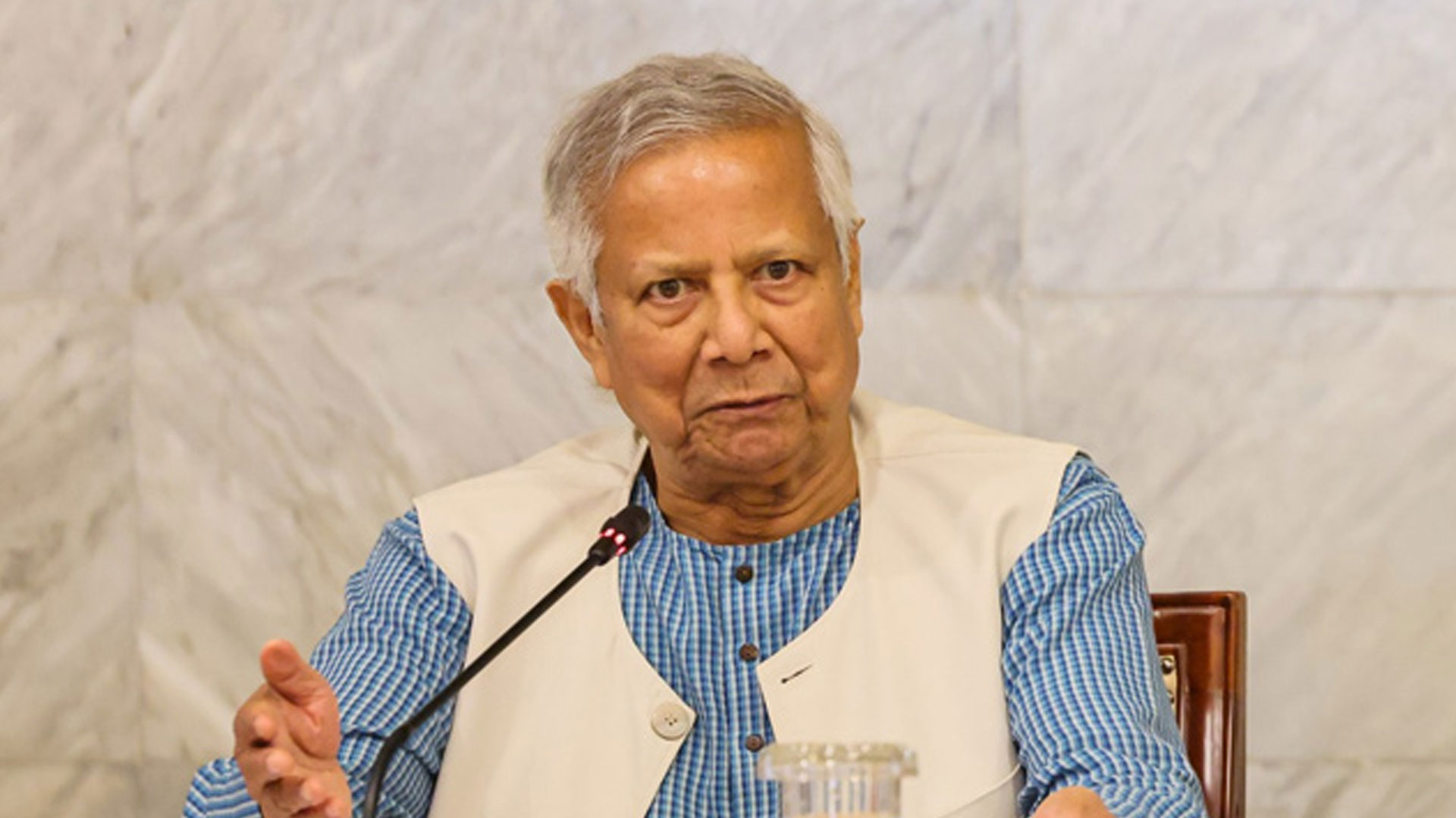 সাত কলেজ নিয়ে জরুরি সভা ডেকেছেন প্রধান উপদেষ্টা